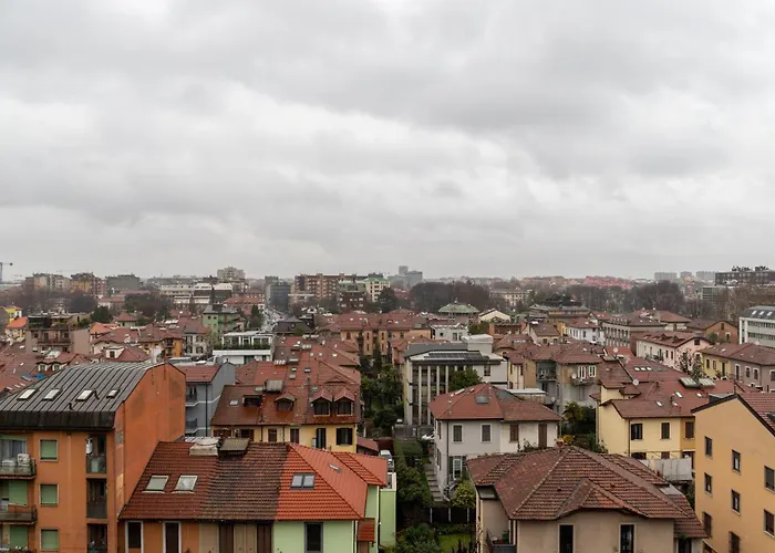 Panoramic Views, Central Location